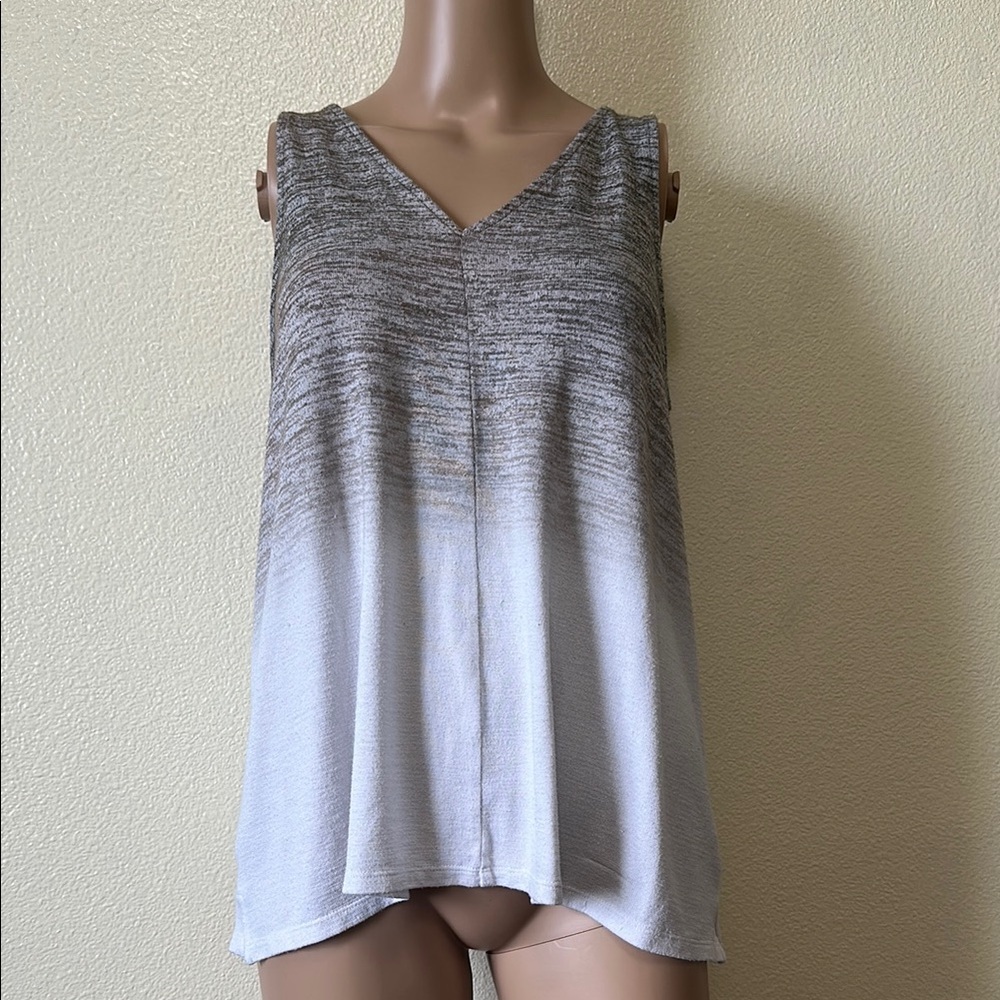 a.n.a- Green and White Sleeveless Top